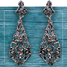 Pendientes para trajes regionales